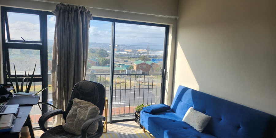 1 Bedroom Property for Sale in Oakglen Western Cape